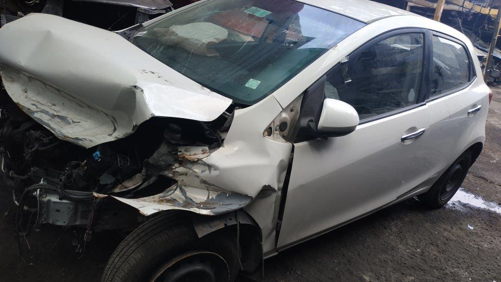  Mazda 2 2011    EN DESARME